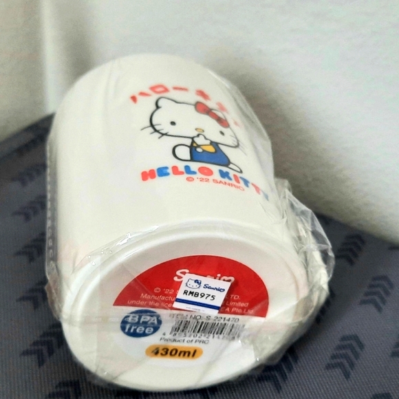 Hello Kitty bundle - Picture 2 of 4